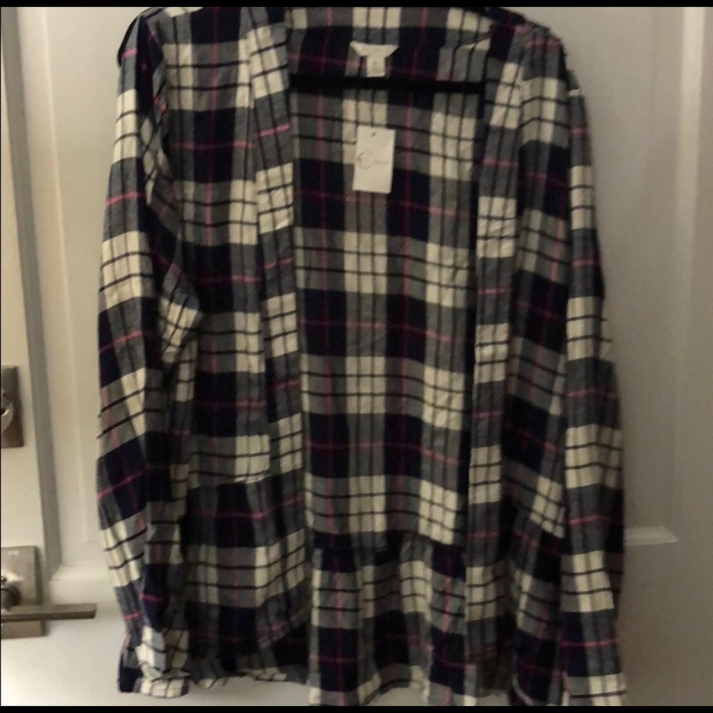 Cato NWT cardigan w ruffle back/bottom